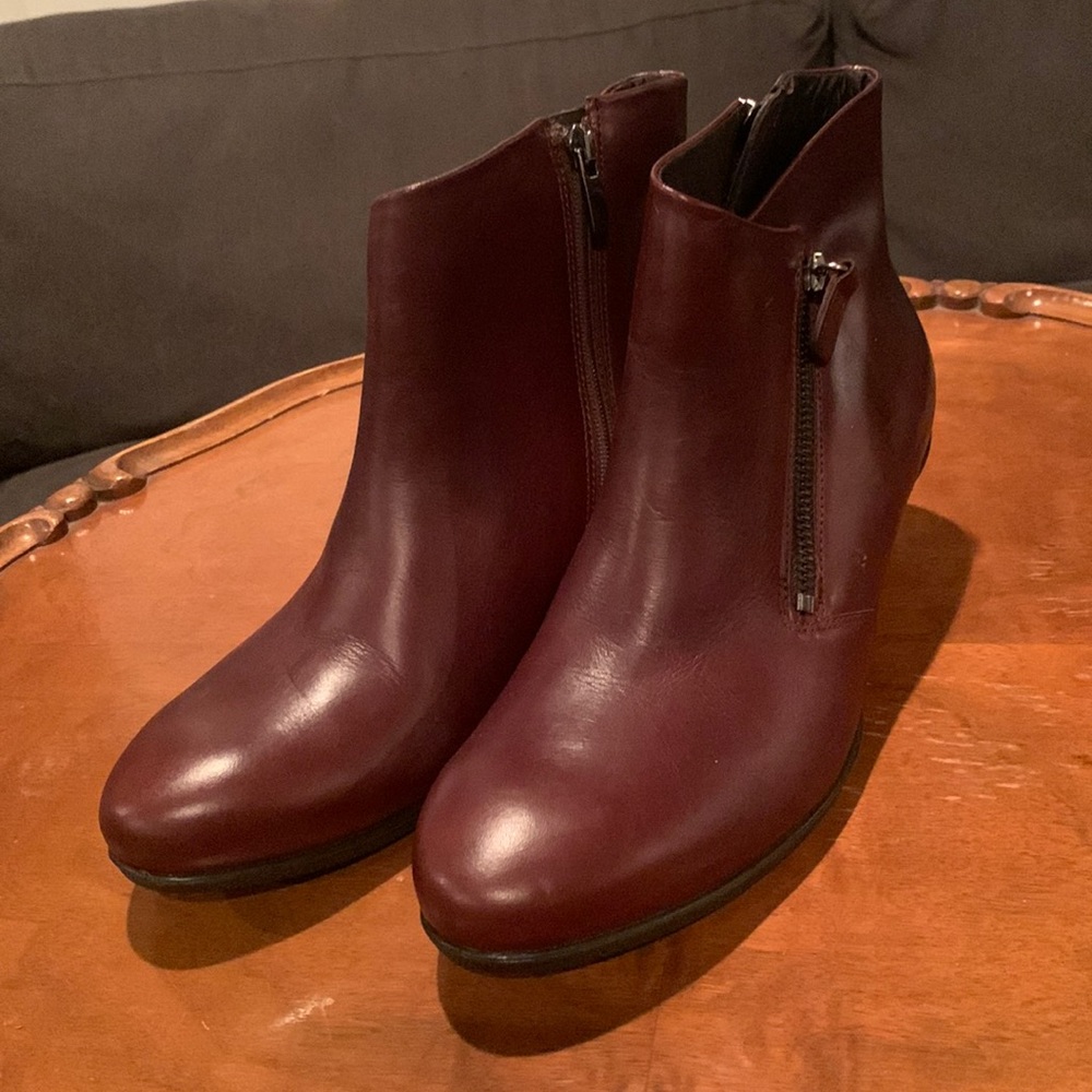 Ecco bootie